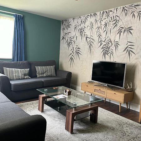 Comfortable Two Bedroom Modern Apartment London Exteriör bild