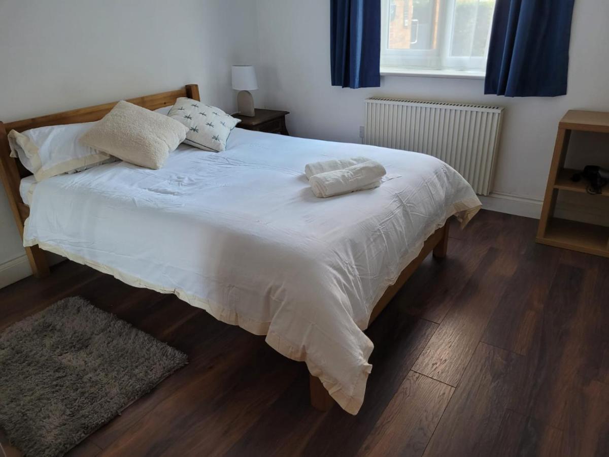 Comfortable Two Bedroom Modern Apartment London Exteriör bild