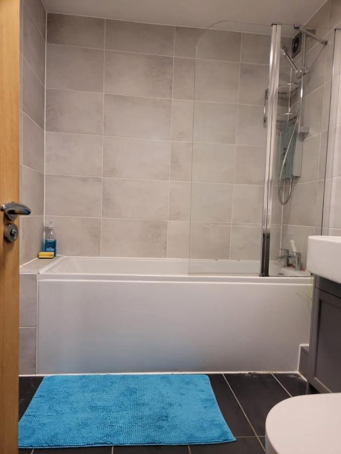 Comfortable Two Bedroom Modern Apartment London Exteriör bild