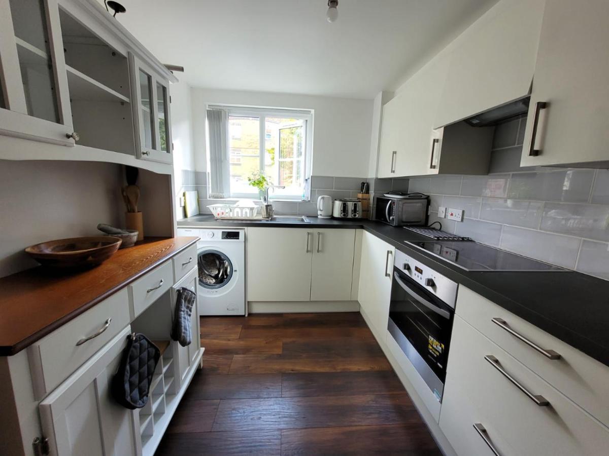 Comfortable Two Bedroom Modern Apartment London Exteriör bild