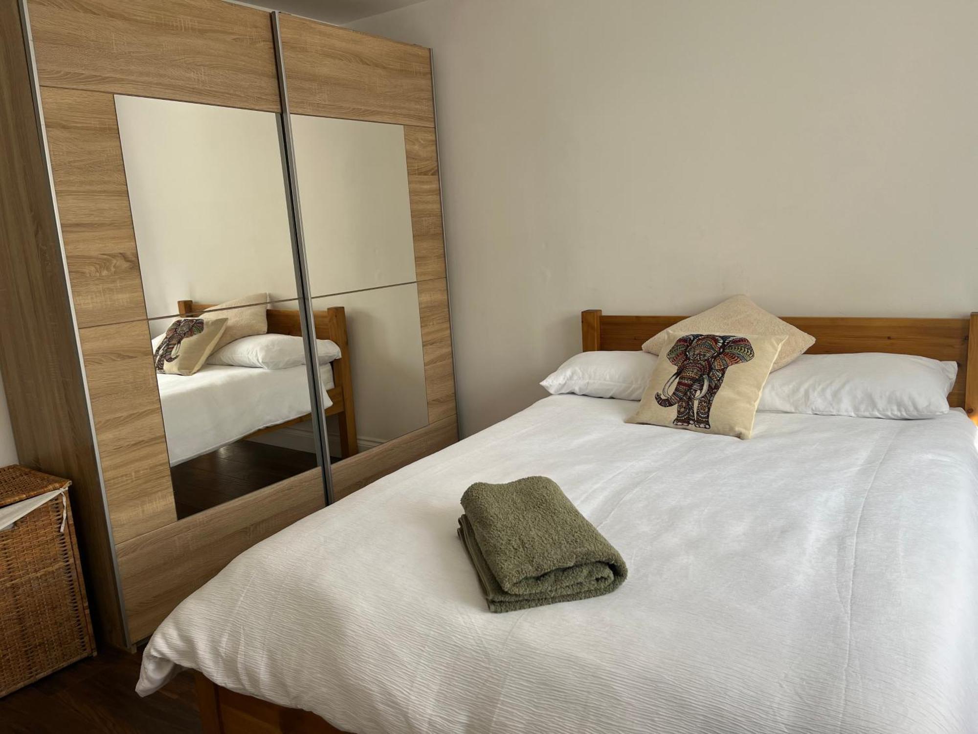 Comfortable Two Bedroom Modern Apartment London Exteriör bild